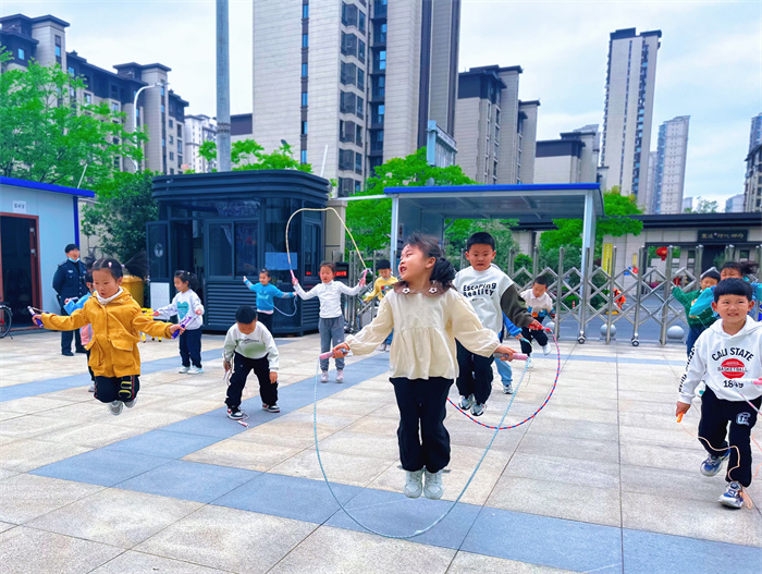 六安市九州府幼儿园开展"跳动童年,绳彩飞扬"跳绳比赛
