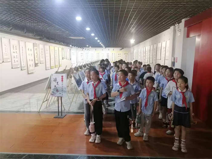 六安市丰安小学组织开展研学活动