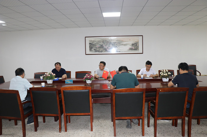 金寨县副县长郑国珍检查指导学校开学准备工作