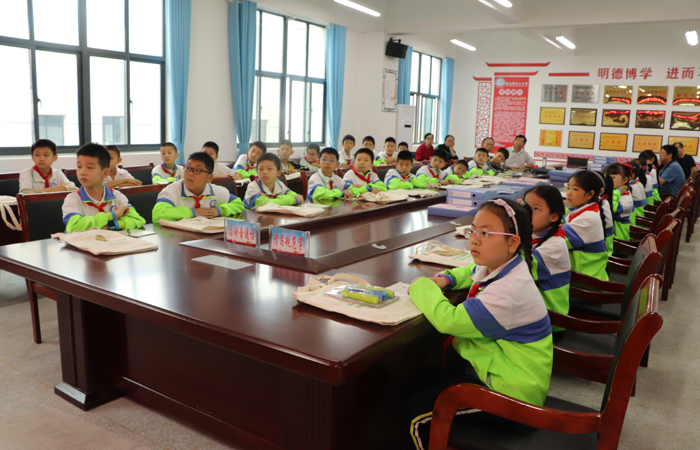 裕安区森林防火宣传教育进独山镇中心小学校园